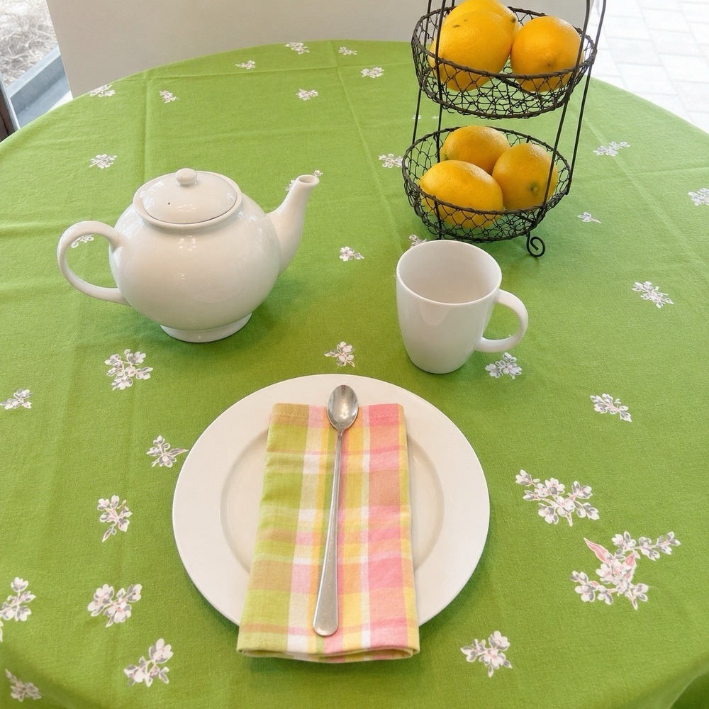 Vintage WILENDURE Green Floral Tablecloth Cottage with Coordinating Napkins